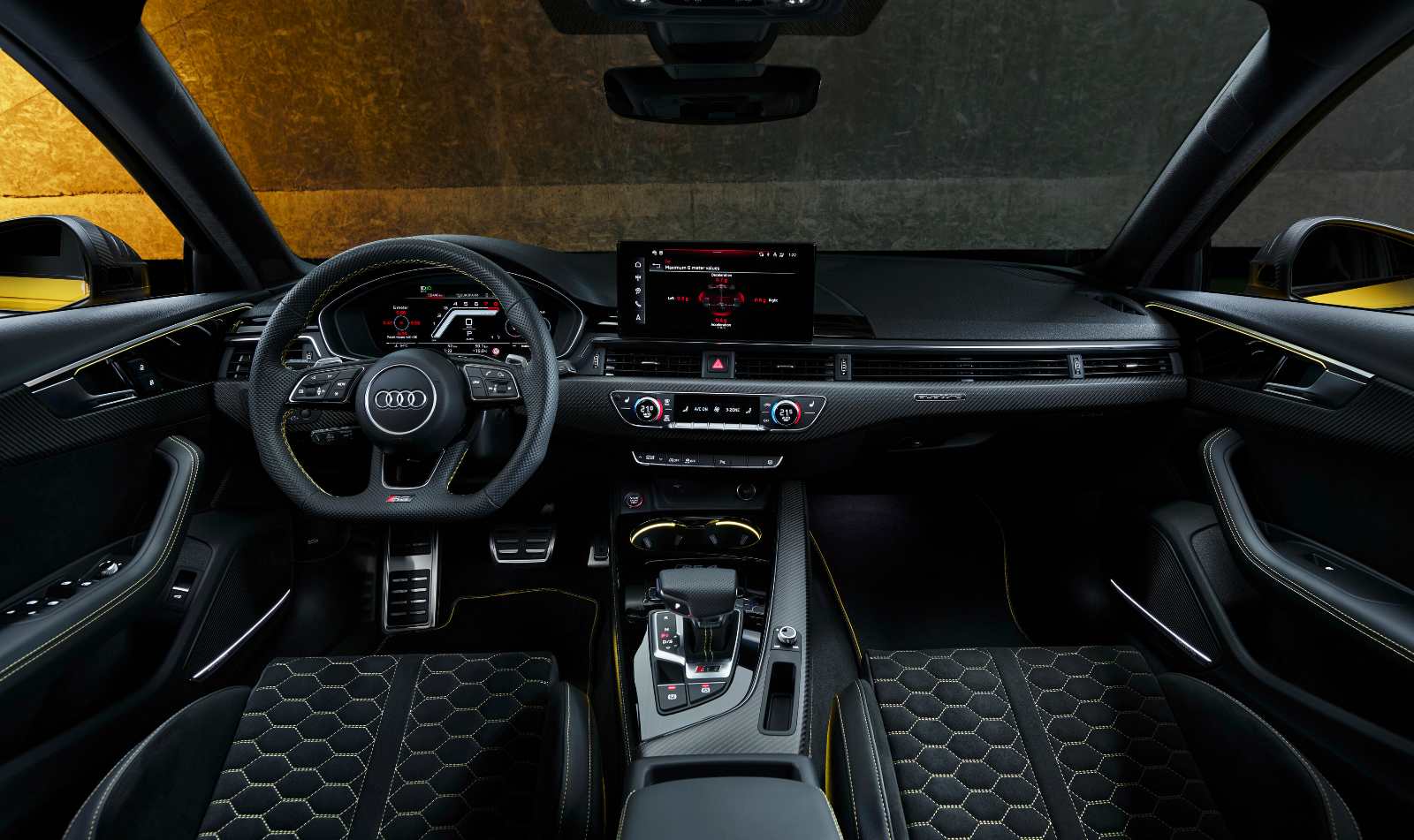 Audi-RS 4 Interior