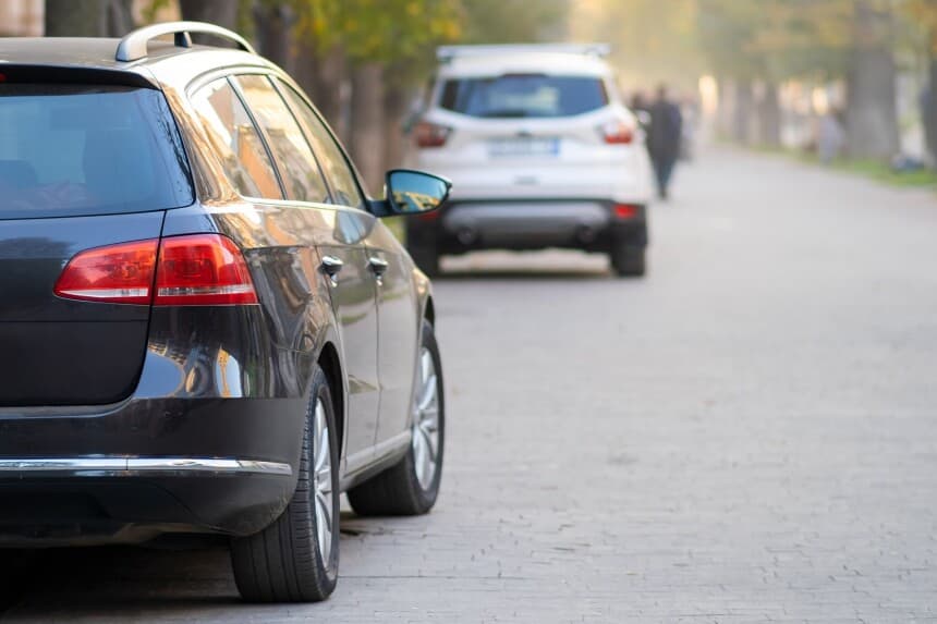 coche negro por avería ralenti