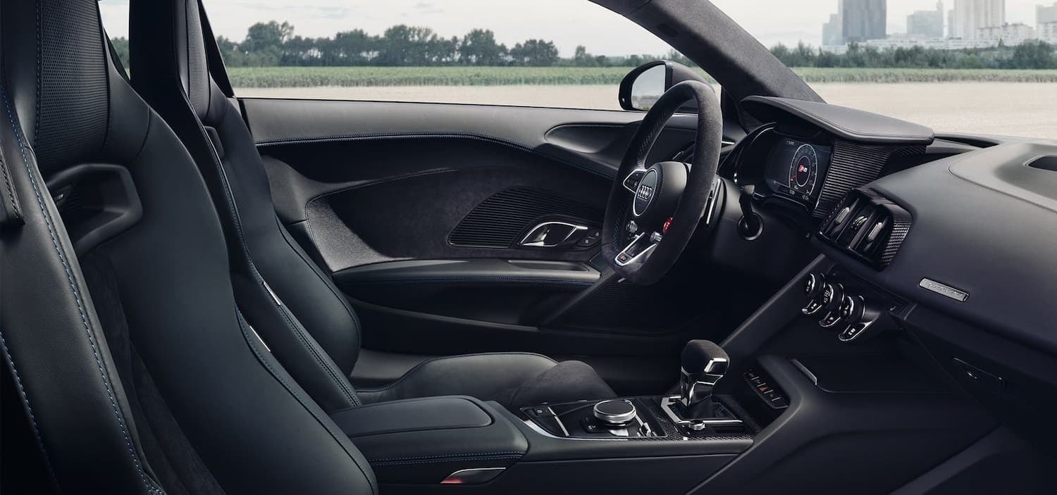 Audi R8 Coupé interior