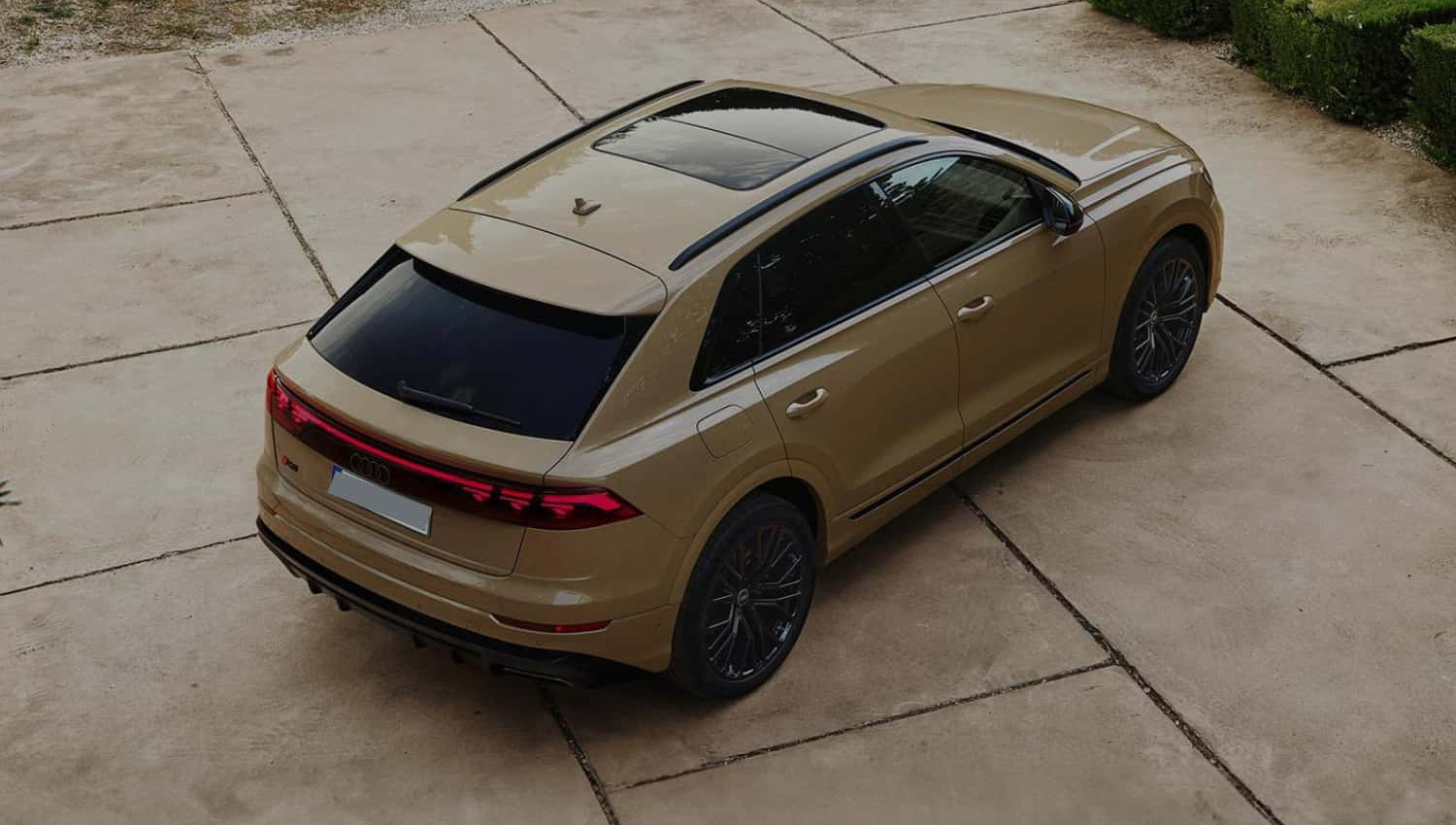 Vista de arriba Audi Q8 SUV